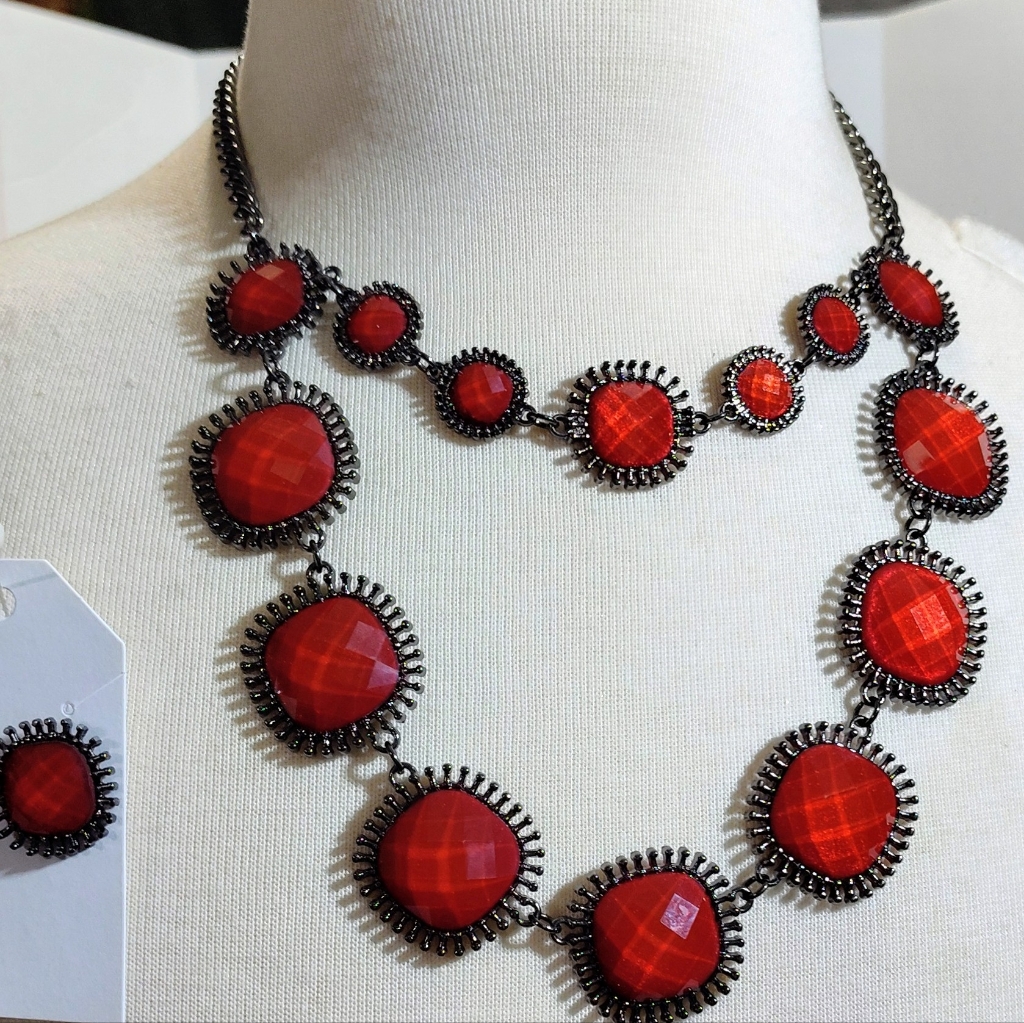 Layered Red And Black Starement Necklace Earring Set Nwot